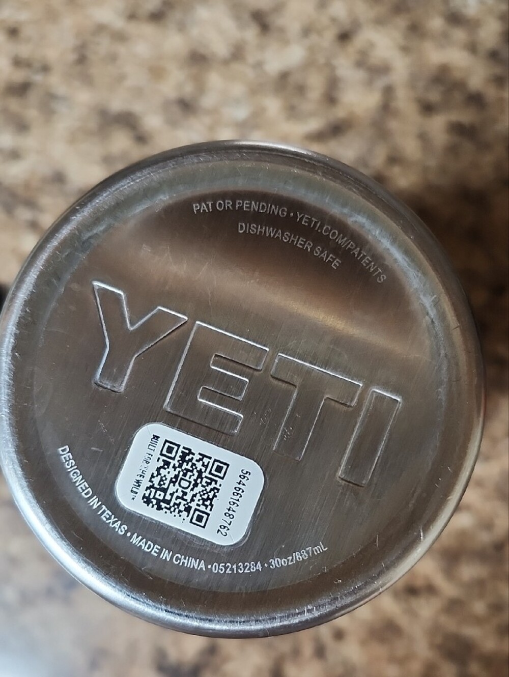 YETI Tumbler with Handle - 30 oz - Picture 5 of 6